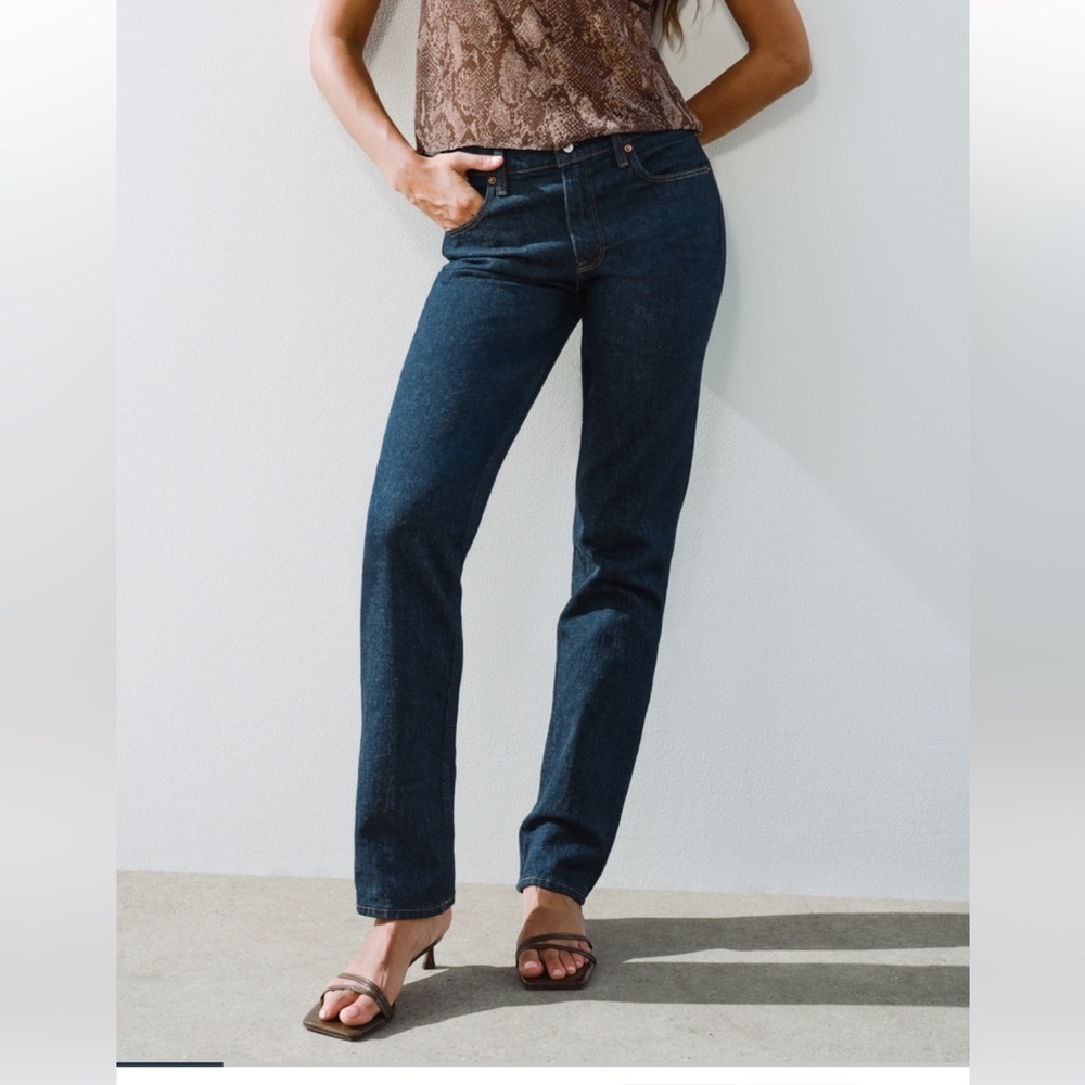 Abercrombie 90’s Straight Mid rise 25 Long